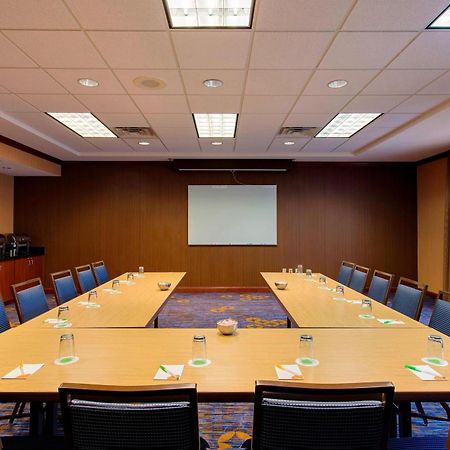 Courtyard By Marriott Chicago Schaumburg/Woodfield Mall Buitenkant foto