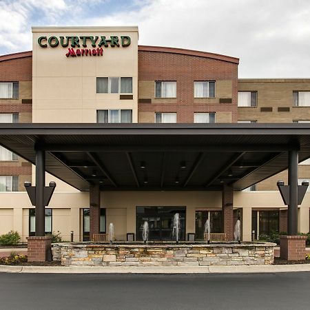 Courtyard By Marriott Chicago Schaumburg/Woodfield Mall Buitenkant foto