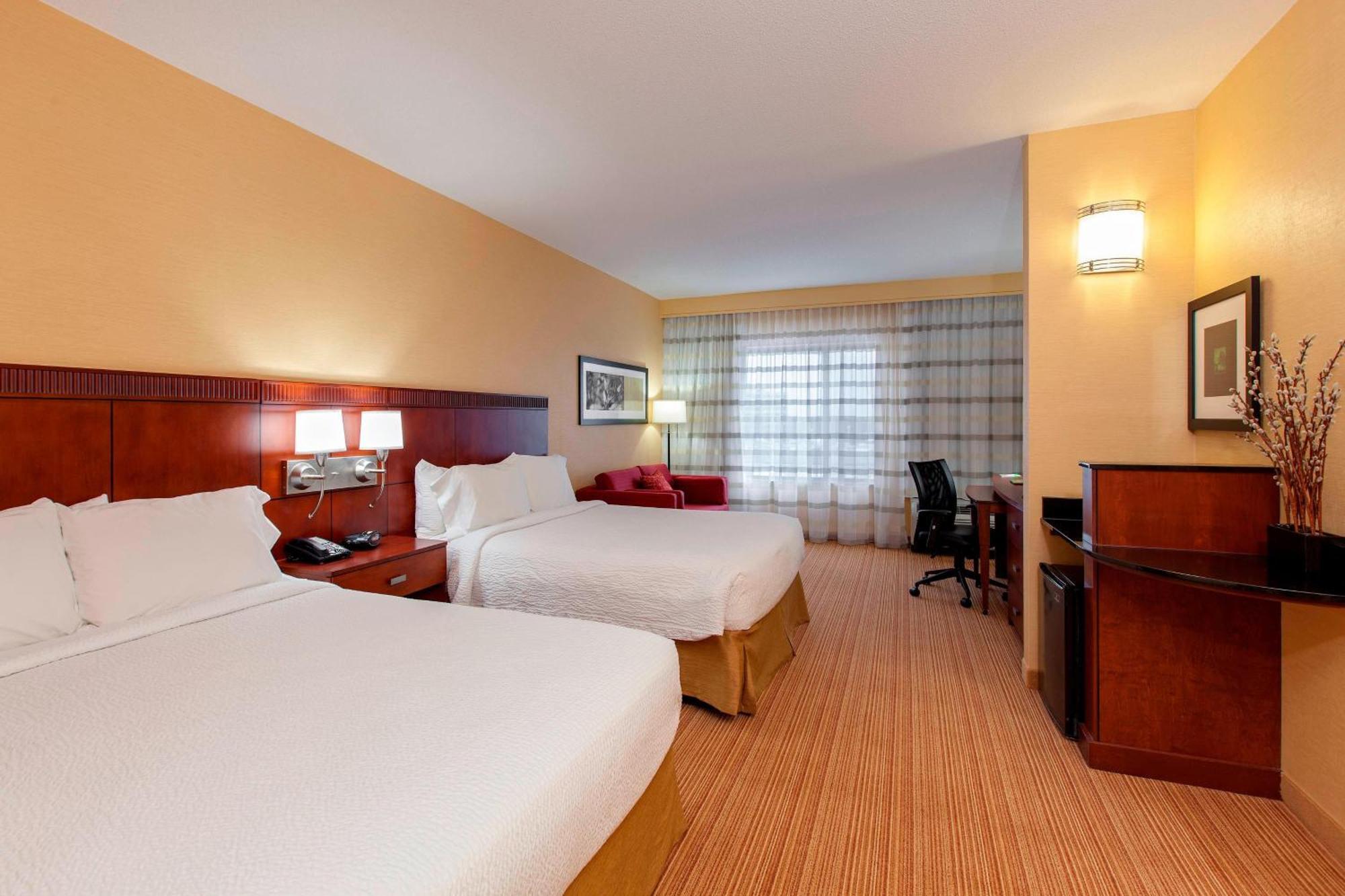 Courtyard By Marriott Chicago Schaumburg/Woodfield Mall Buitenkant foto
