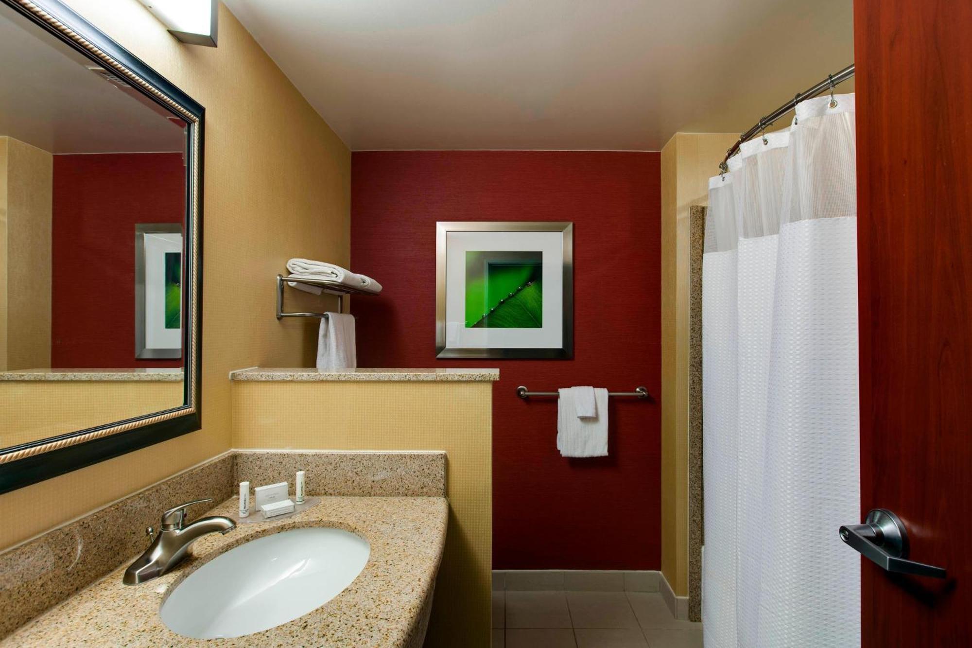 Courtyard By Marriott Chicago Schaumburg/Woodfield Mall Buitenkant foto