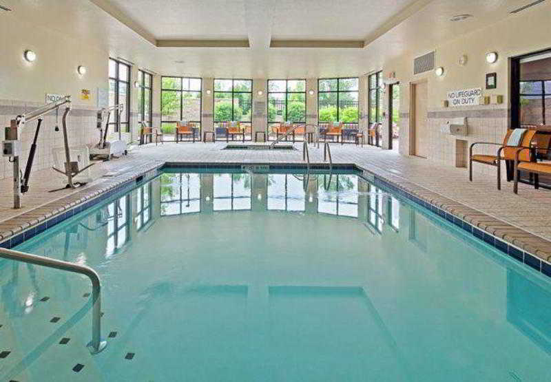 Courtyard By Marriott Chicago Schaumburg/Woodfield Mall Buitenkant foto