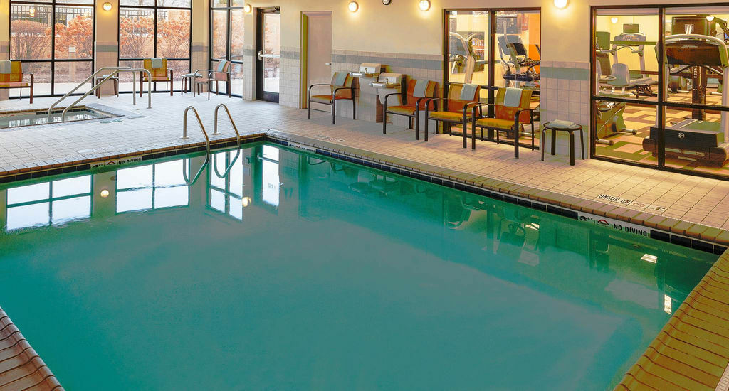 Courtyard By Marriott Chicago Schaumburg/Woodfield Mall Buitenkant foto