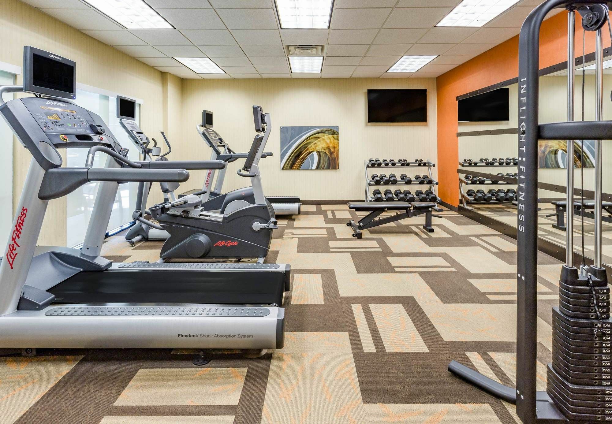 Courtyard By Marriott Chicago Schaumburg/Woodfield Mall Buitenkant foto